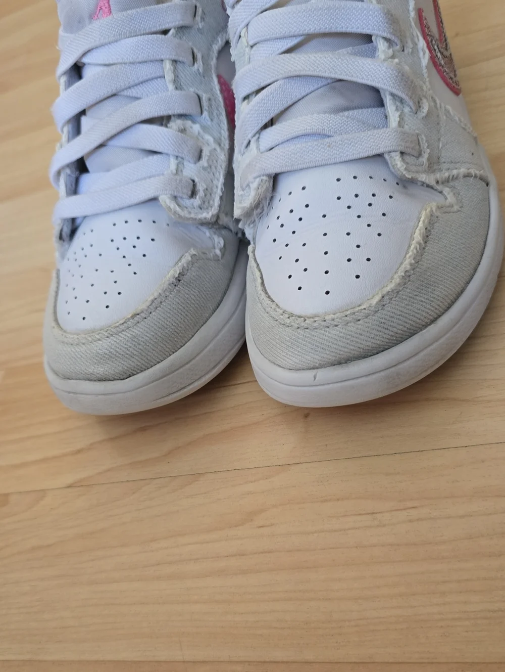 Jordan Kids White/Pink Low Alt Se  Sneakers with Pink Glitter Swoosh Size 13C